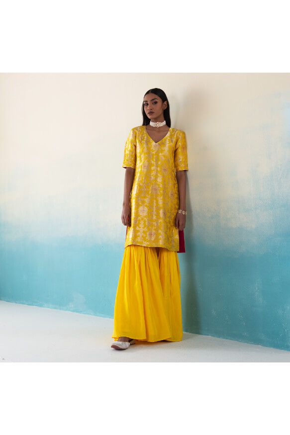 Hazel Yellow Odhna Jangla Banarasi Katan Silk Kurta With Gharara And Organza Dupatta