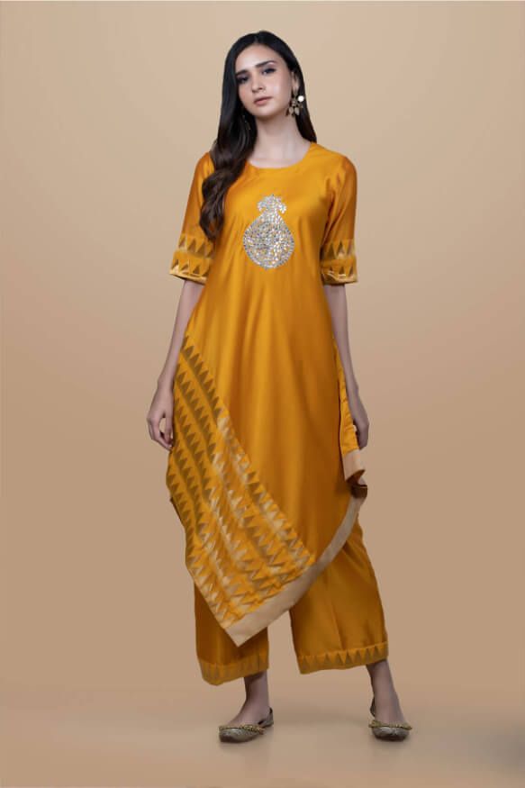 Asymmetrical Kurta With Pants With Temple Borders