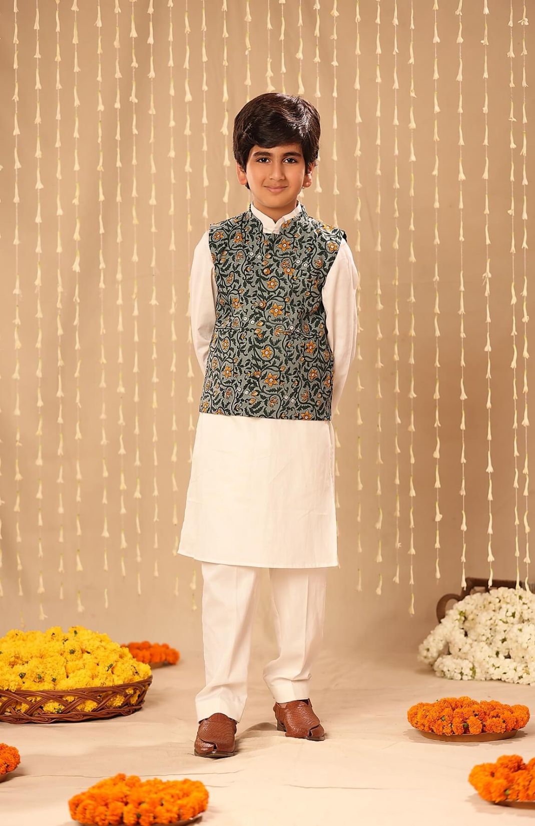 White Kurta Pyjama Co-ord Set With Grey Jaipuri Floral Print Jacket